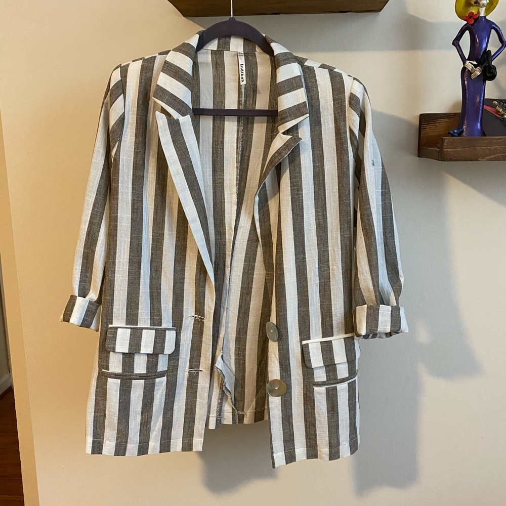 Selfie Leslie Striped Black and White Linen Blazer